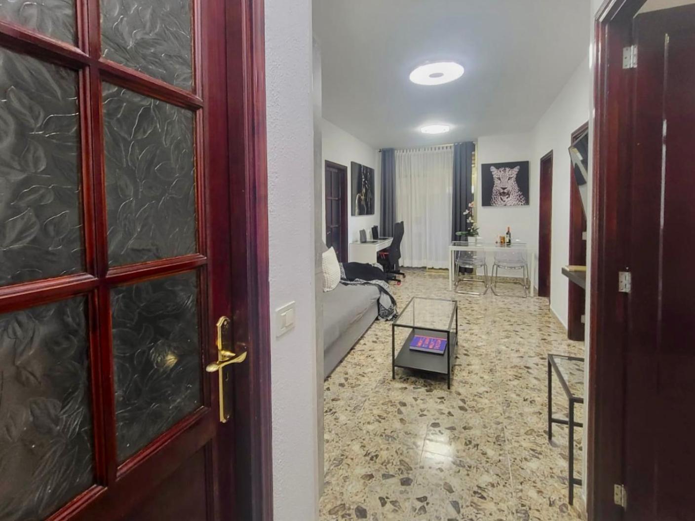Affordable Holiday Accommodation For Large Families And Groups At Las Canteras Beach With 3 Bedrooms And Free Parking Лас Палмас де Гран Канария Екстериор снимка